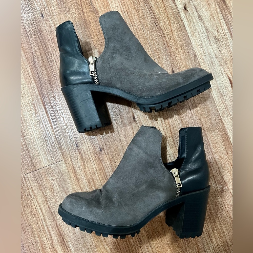 Zara Trafaluc Suede Chunky Heel Bootie